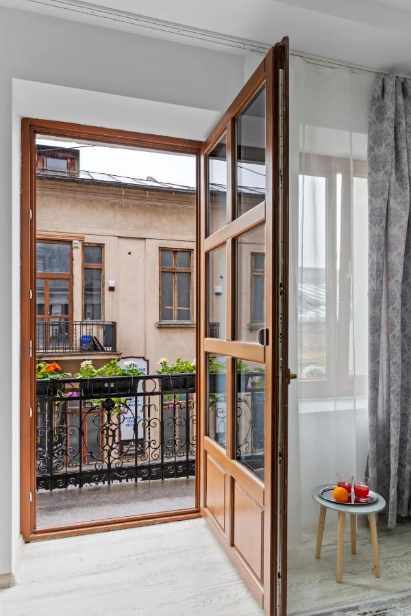 Selari Chambre Букурещ Екстериор снимка
