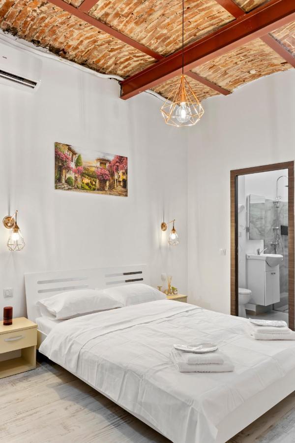 Selari Chambre Букурещ Екстериор снимка