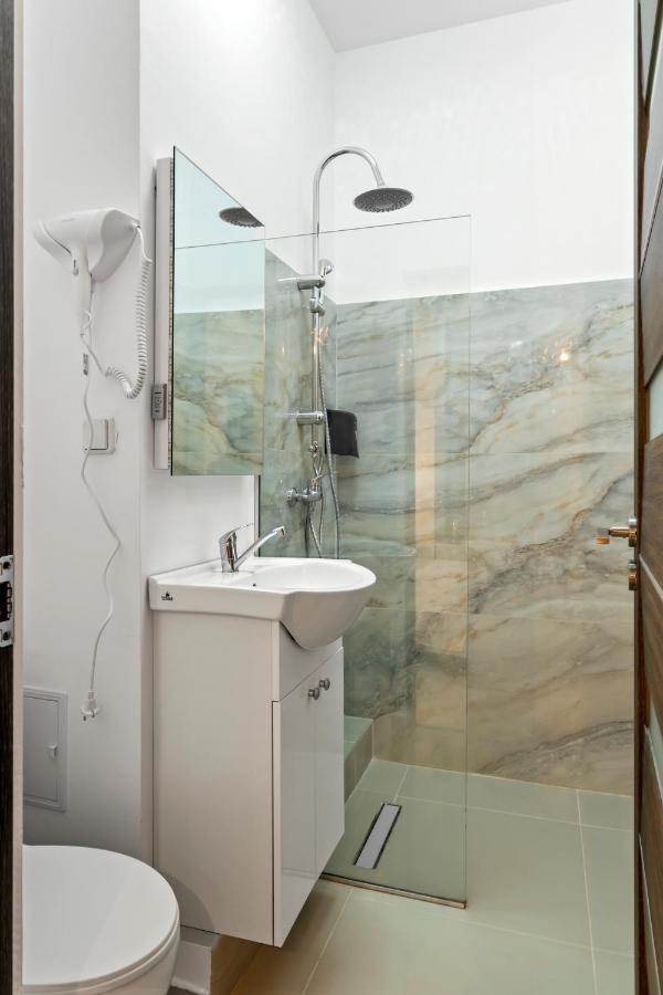 Selari Chambre Букурещ Екстериор снимка